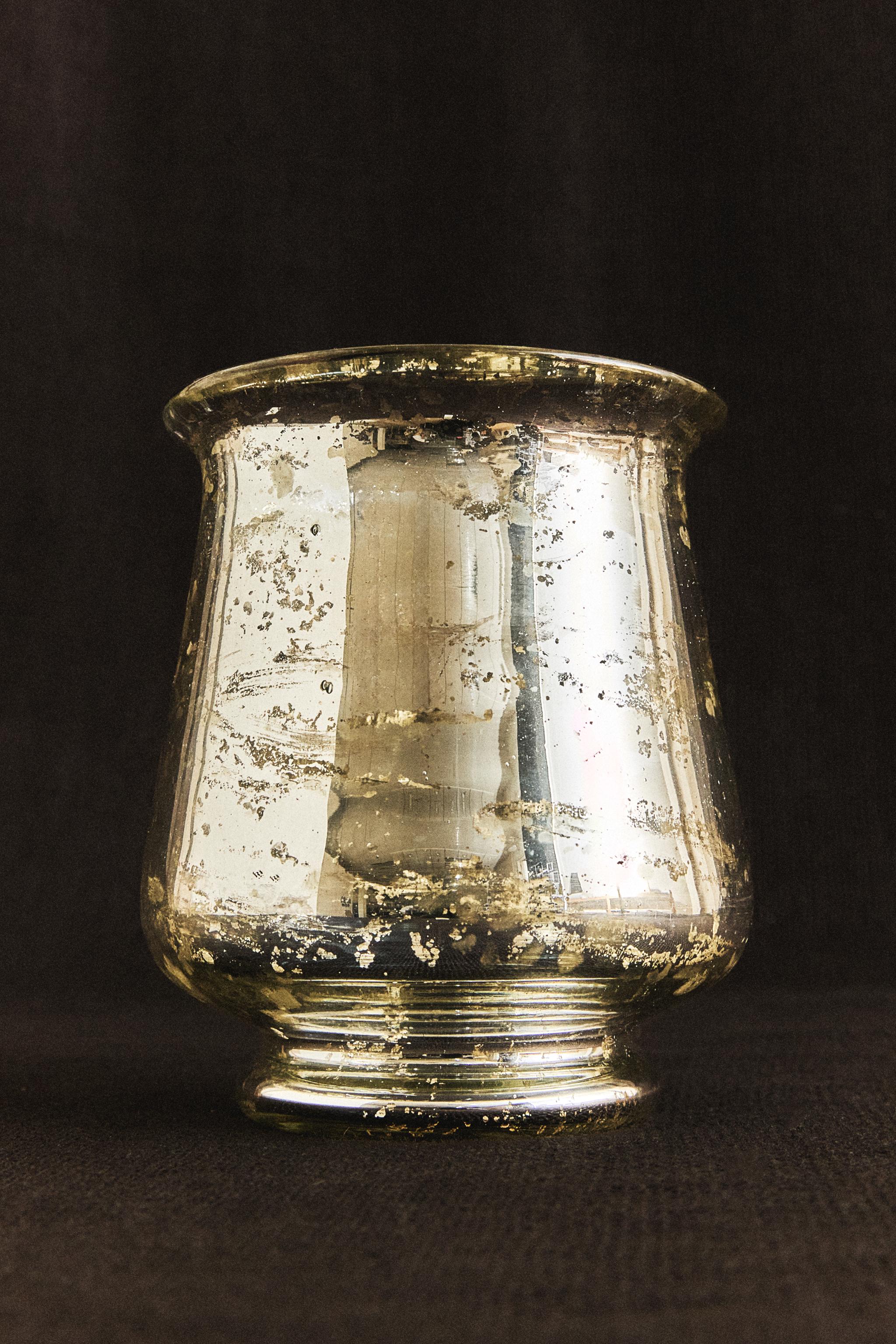 SHINY CHRISTMAS TEALIGHT HOLDER